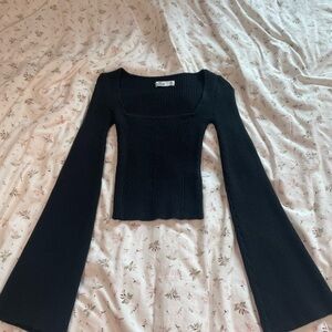 hollister long flared sleeve shirt